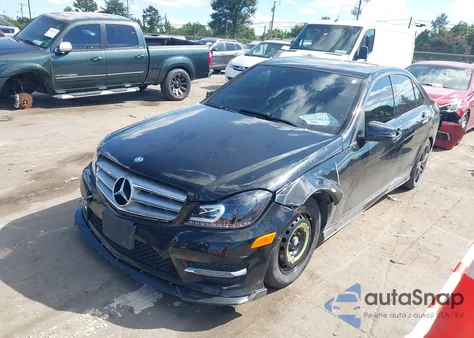 2013 Mercedes-Benz C 300 Sport 4Matic из США, поврежденный, VIN WDDGF8AB4DR248707